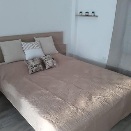 Fully Renovated Small & Cosy Studio Aten Exteriör bild